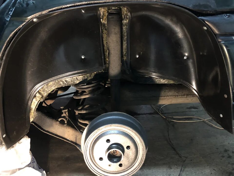 Ауди 100 подкрылки передние с3. Защита задних арок. Подкрылки задние шевроле лачетти хэтчбек 2006. Защита задних арок. Защита задних арок.