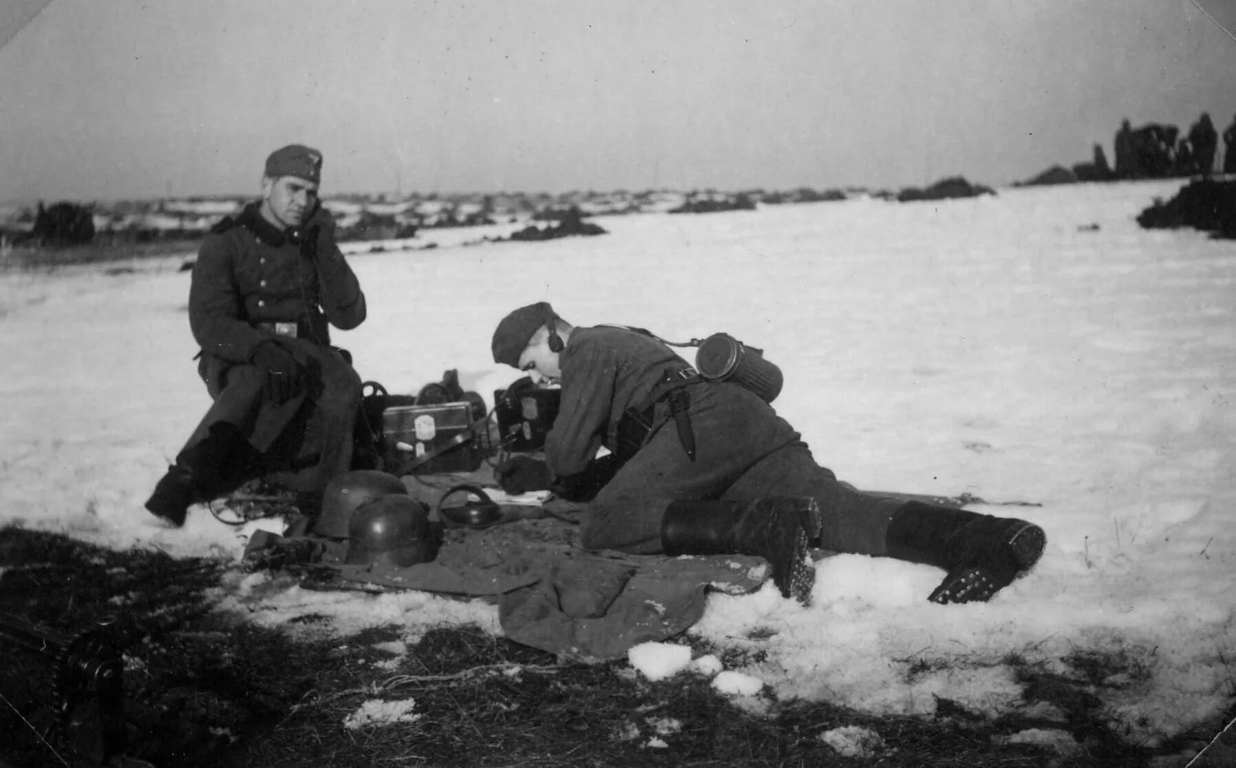 За годы великой отечественной войны связисты передали. Радист вермахта 1941. Связисты вермахта ВОВ. Связист в 1942. Связист солдат ВОВ.