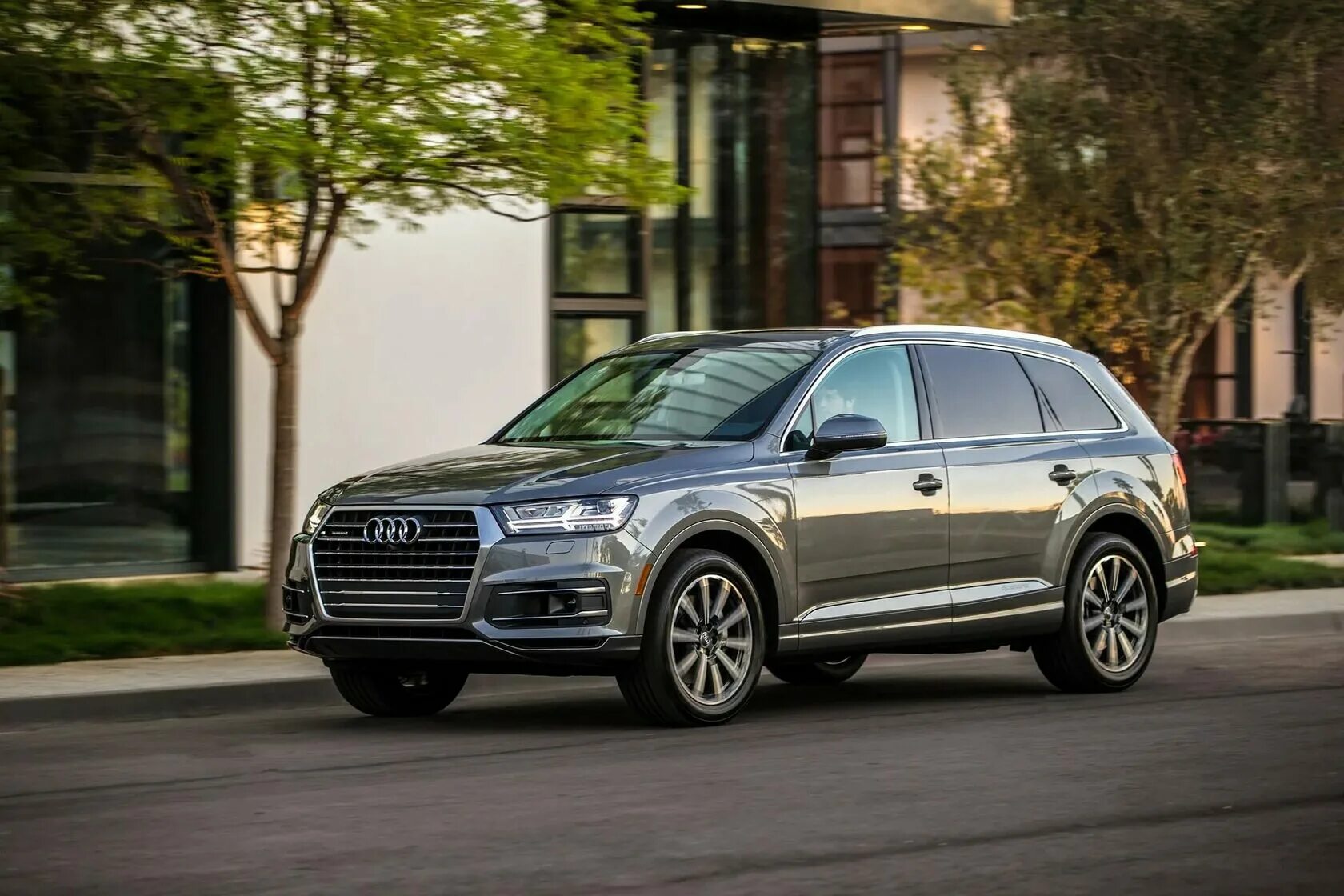 Купить й 7. Audi q7 2017. Ауди q7 2017. Ауди ку 7 2017. Ауди s q7 2017.