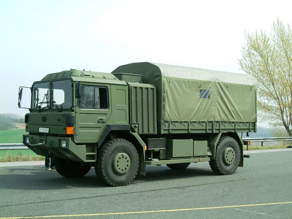 Военный грузовой автомобиль. Армейский грузовик Iveco m250. Raba h18.188. Военные Грузовики Raba. Raba военный грузовик Венгрии.