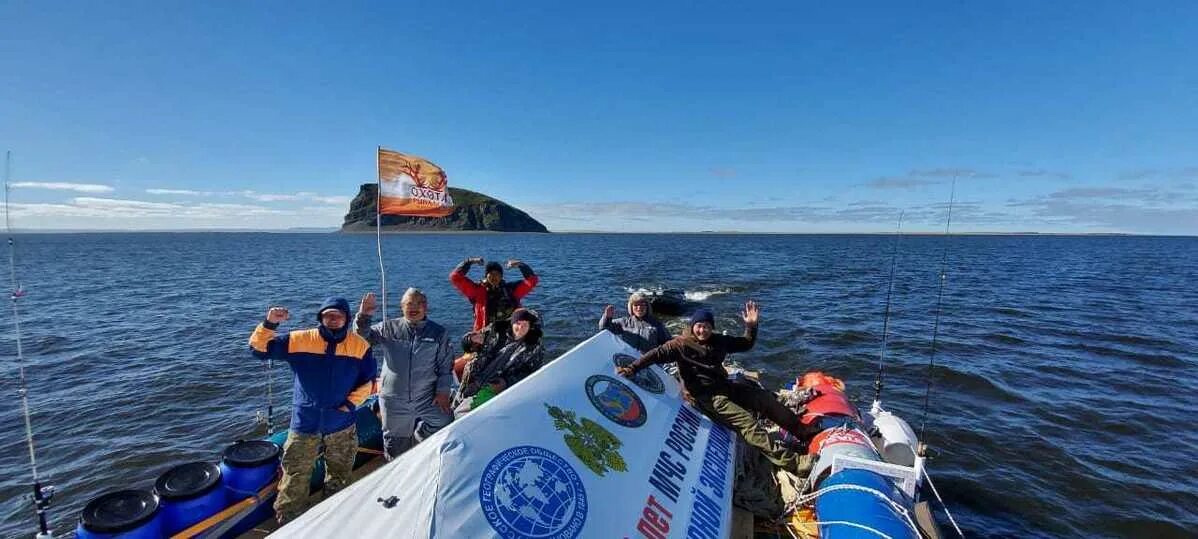 Россия 1 экспедиции. Катамаран Арктика Expedition. Вода в экспедиции. Экспедиция на остров Беннетта. Экспедиция РГО.