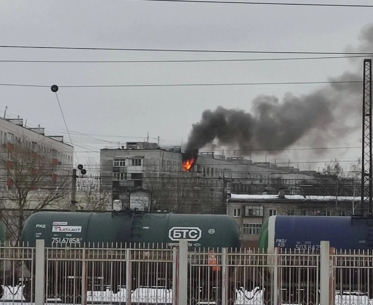 Новости взрыв в москве сегодня 2023. Пожар в Москве. Пятиэтажки в Москве.