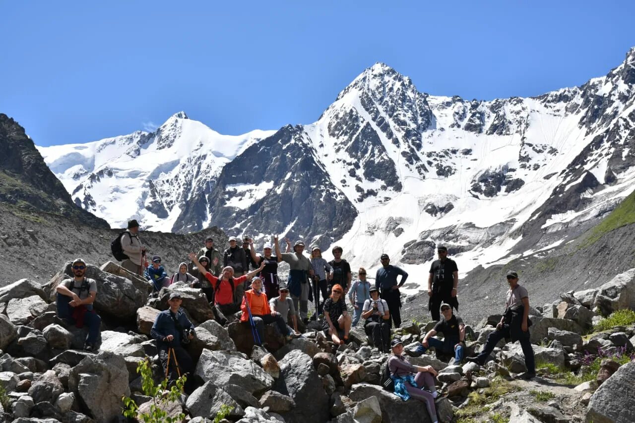 Туризм кбр. Туризм кбр. Балкария приэльбрусье. Баксанское ш. Кабардино-балкарская республика альпийские луга.