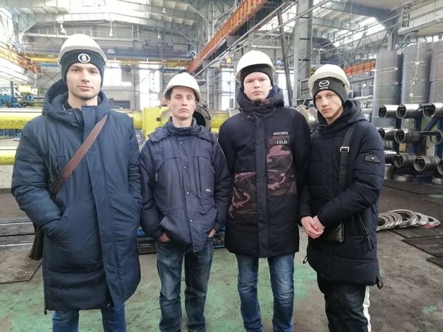 новосибирская фабрика одежды. обувь корс новосибирск каталог. платья новосибирской фабрики. конфеты новосибирские набор в коробке. фабрики новосибирска.