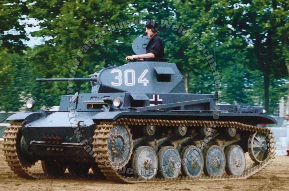 Видео немецких танков. Танк панцер 2. Немецкий танк т-2. Танк PZ Kpfw 2. Pz2 Kpfw II.