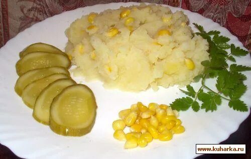 Пюре из кукурузы консервированной. Картофельное пюре с кукурузой. картофельное пюре с кукурузной крупой и сыром. детское пюре кукуруза. кукуруза с пюре с майонезом.