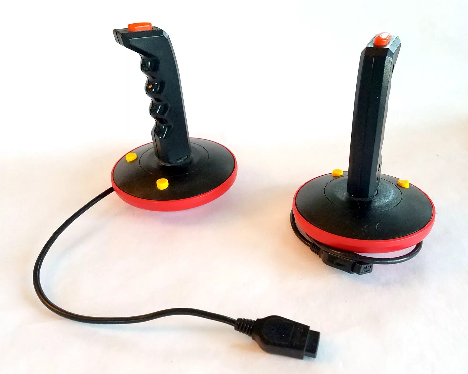 денди джойстик defender. джойстик speedlink competition pro extra. круглая лентяйка джойстик. Xbox джойстик обои для телефона. джойстик на 9 тысяч затяжек.