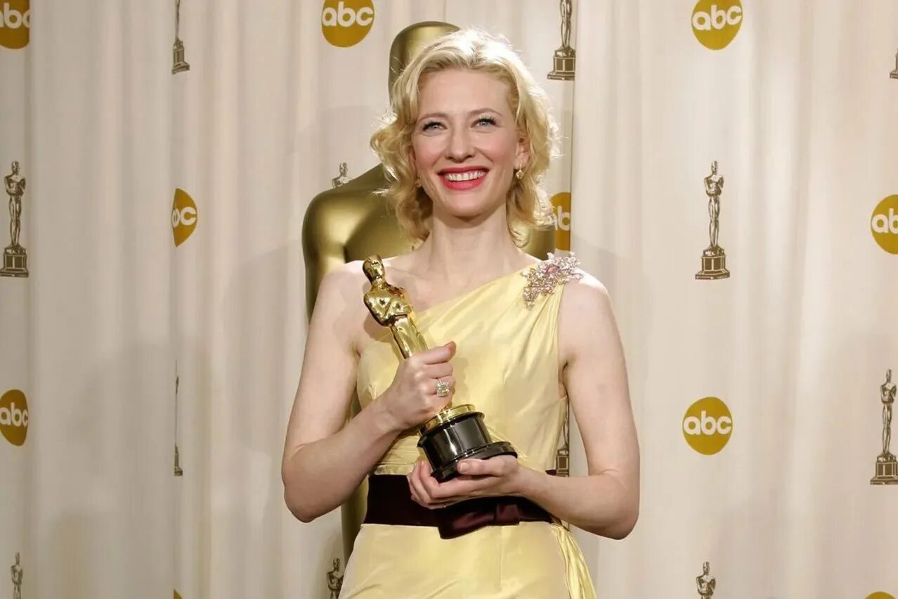 Джулианна мур 2015. Алисия викандер оскар 2016. Лучшая женская роль второго плана 2024. Оскар 2021 лучшая женская роль. Алисия викандер дикаприо оскар 2016.