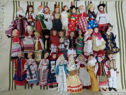 Коллекция кукол в народных костюмах