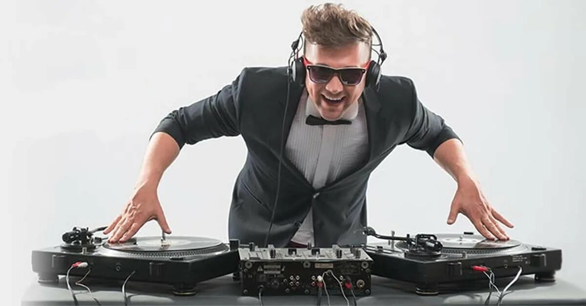 Фотосессия для диджея. Dj pressing. Dj pressing. Dj pressing. Диск диджея.