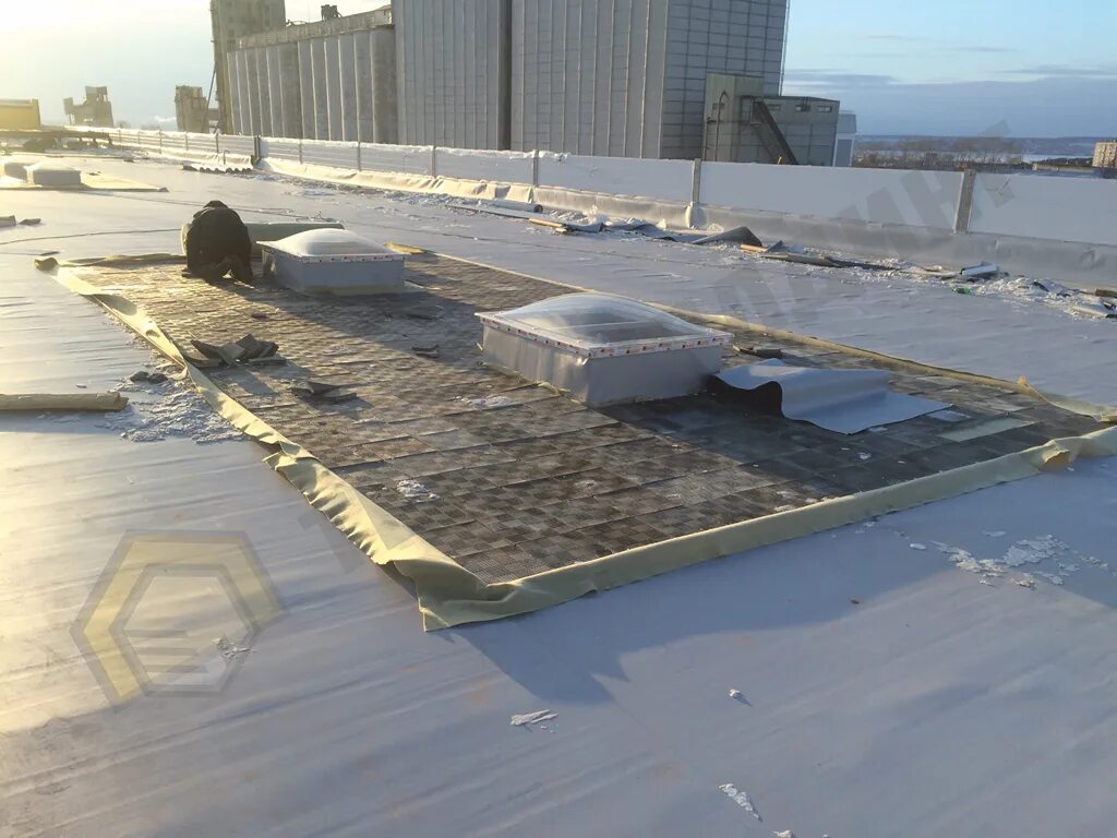 Logicroof walkway puzzle. Кровельная пвх мембрана logicroof. плоская кровля logicroof. кровельная полимерная мембрана logicroof v-rp. мембранная кровля лоджикрофт.