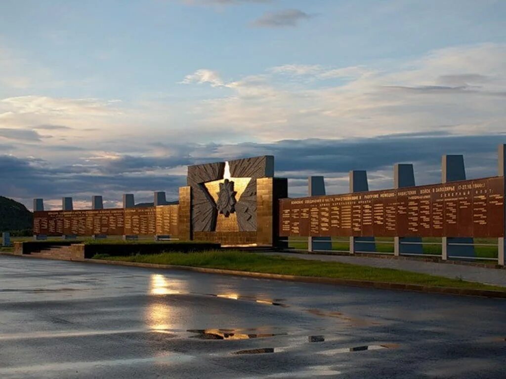 Мурманск долина славы мемориал западная лица. Мемориальныый комплекс долирра солавы мурманск. Мурманск долина славы мемориал. Мемориальныый комплекс долирра солавы мурманск. Мемориал долина славы в мурманской области.
