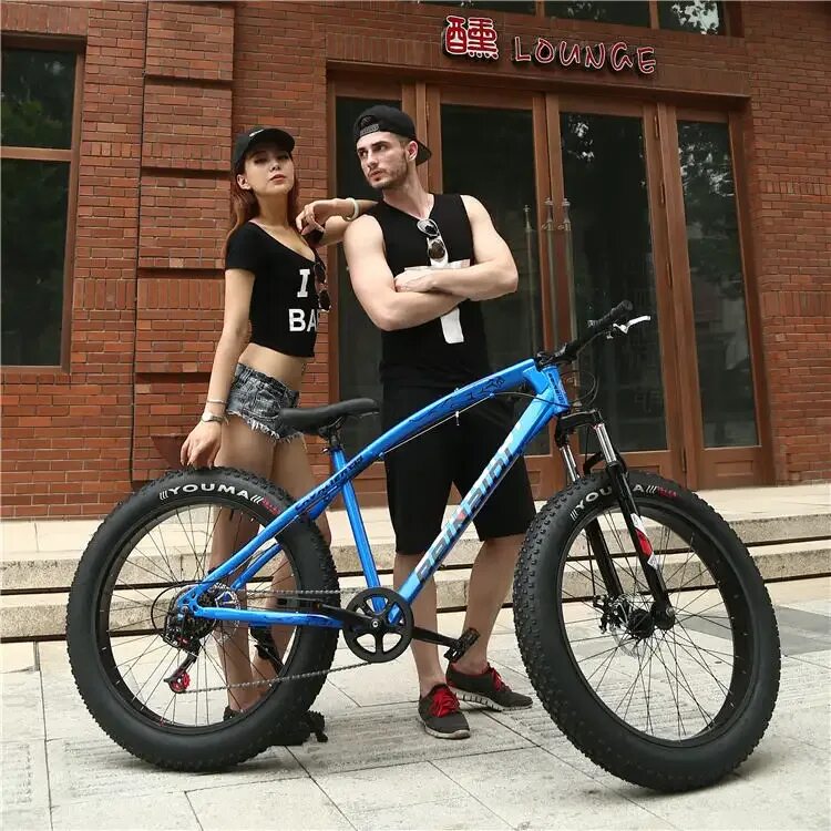 Велосипед 148 fatbike youma. Человек на велосипеде. Велосипед для тучных. Велосипед для человека 150 кг. Большой человек на велосипеде.