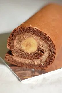 Рулет из печенья с бананом без выпечки