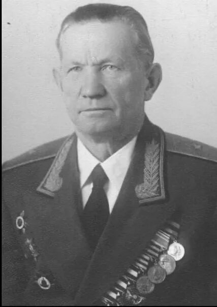 Храмцов Геннадий Андреевич- генерал- майор авиации. Фотография из альбома Основн