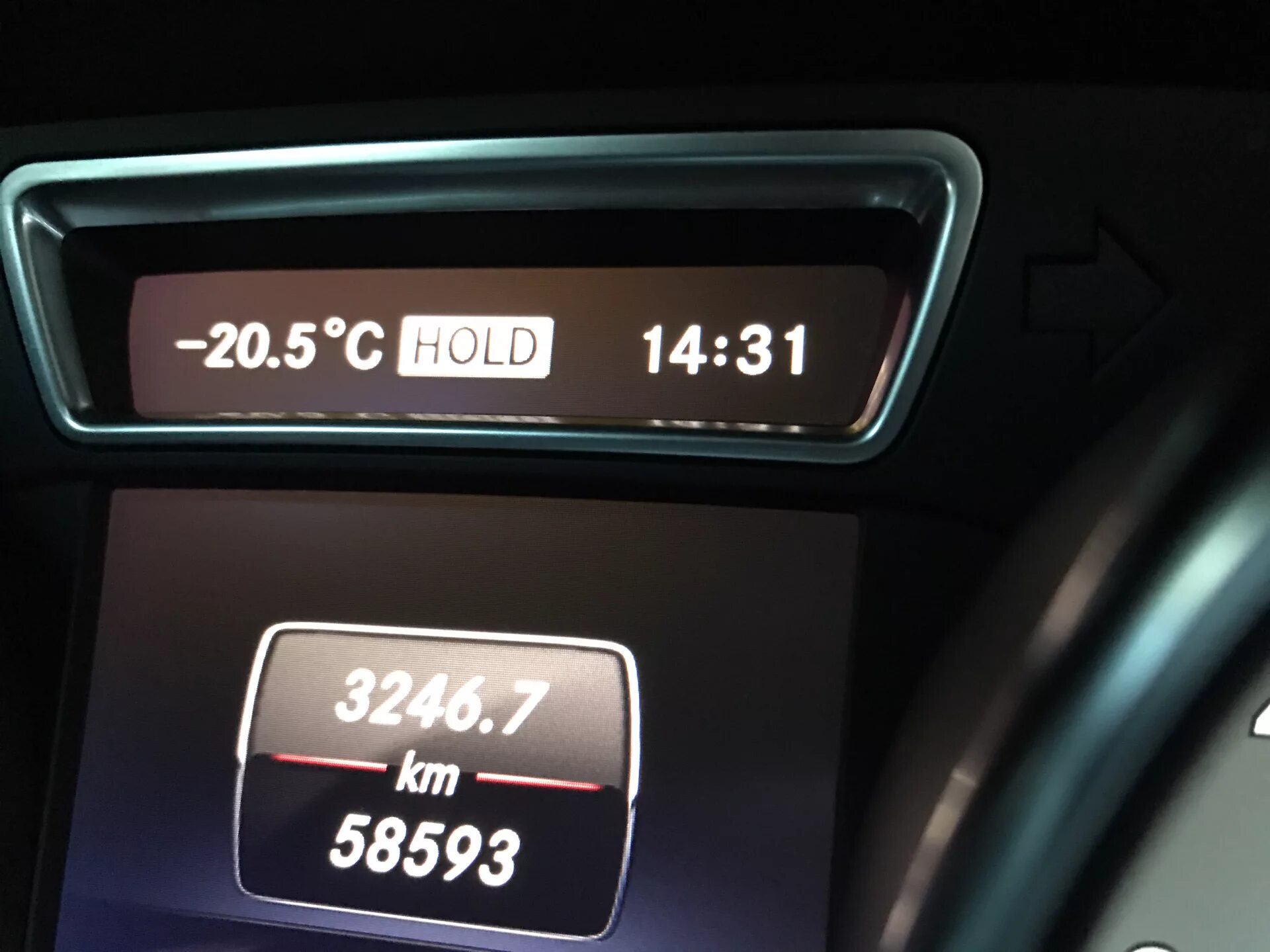 Кнопка auto hold volvo хс90. Функция холд. Автохолд santa fe. Отключить функцию предотвращения случайных операций. Деловой телефонный этикет.