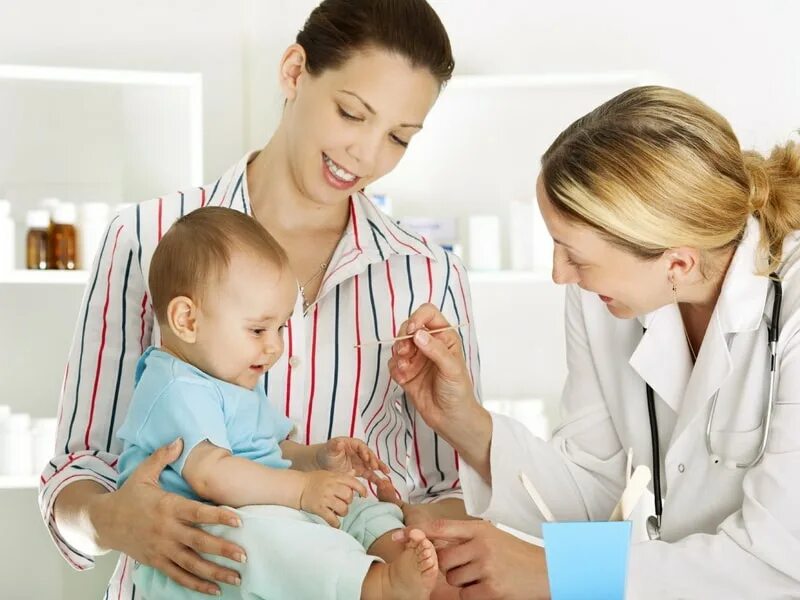 Доктор для детей. Педиатр и родители. Пациент ребенок. Врач и родители. Педиатр и родители.