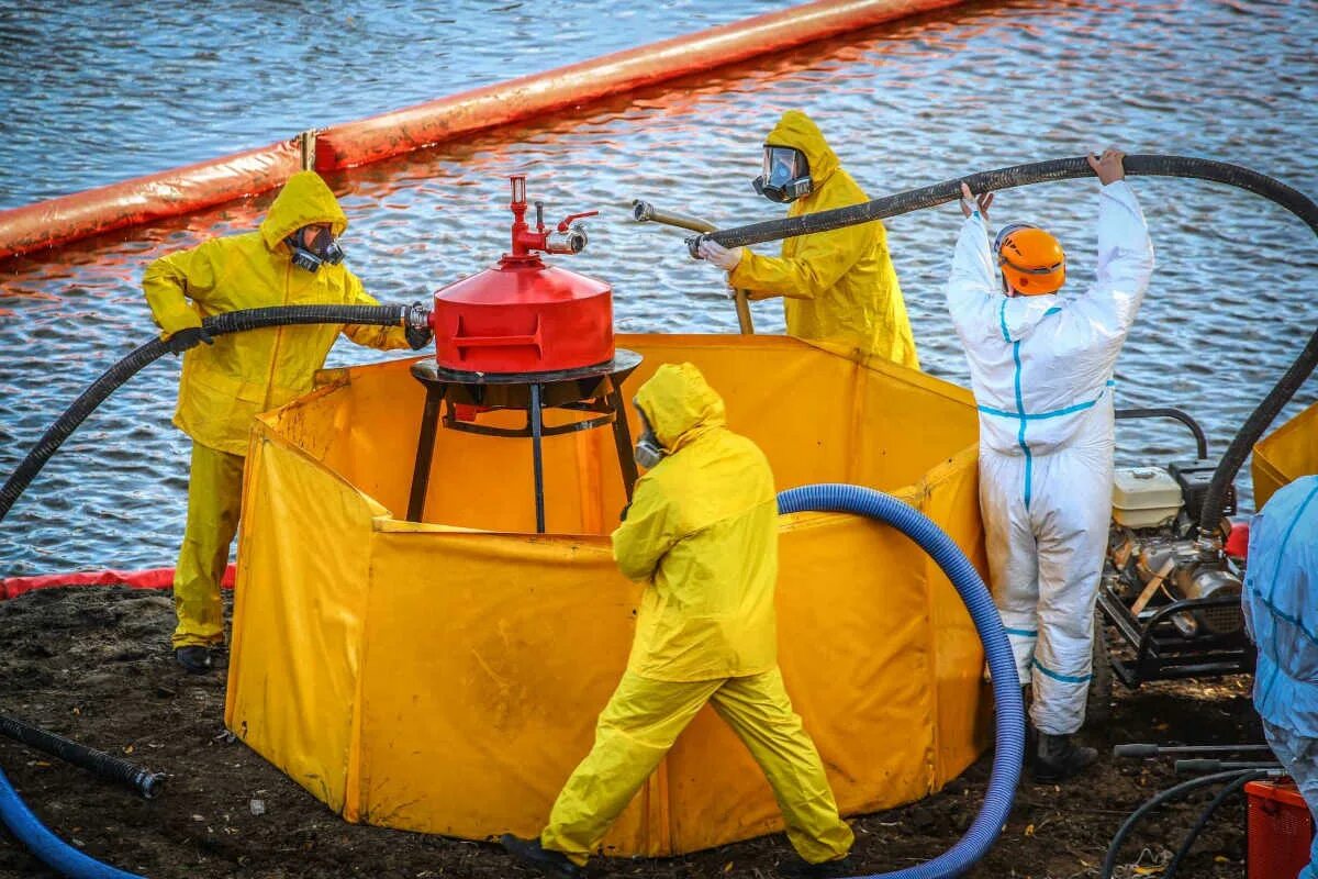 Ликвидация разлива нефти. Аварийный розлив. Аварийный розлив. Аварийный розлив. Ликвидация аварийных разливов нефти и нефтепродуктов.
