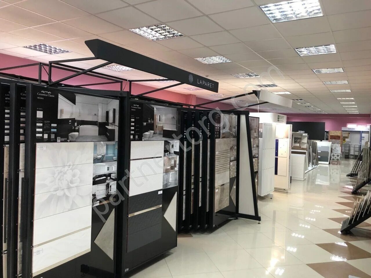 Партнер строительный гипермаркет новосибирск. Партнер строительный гипермаркет. Войкова 124 новосибирск партнер. Партнер строительный гипермаркет новосибирск. Войкова 124 новосибирск партнер.