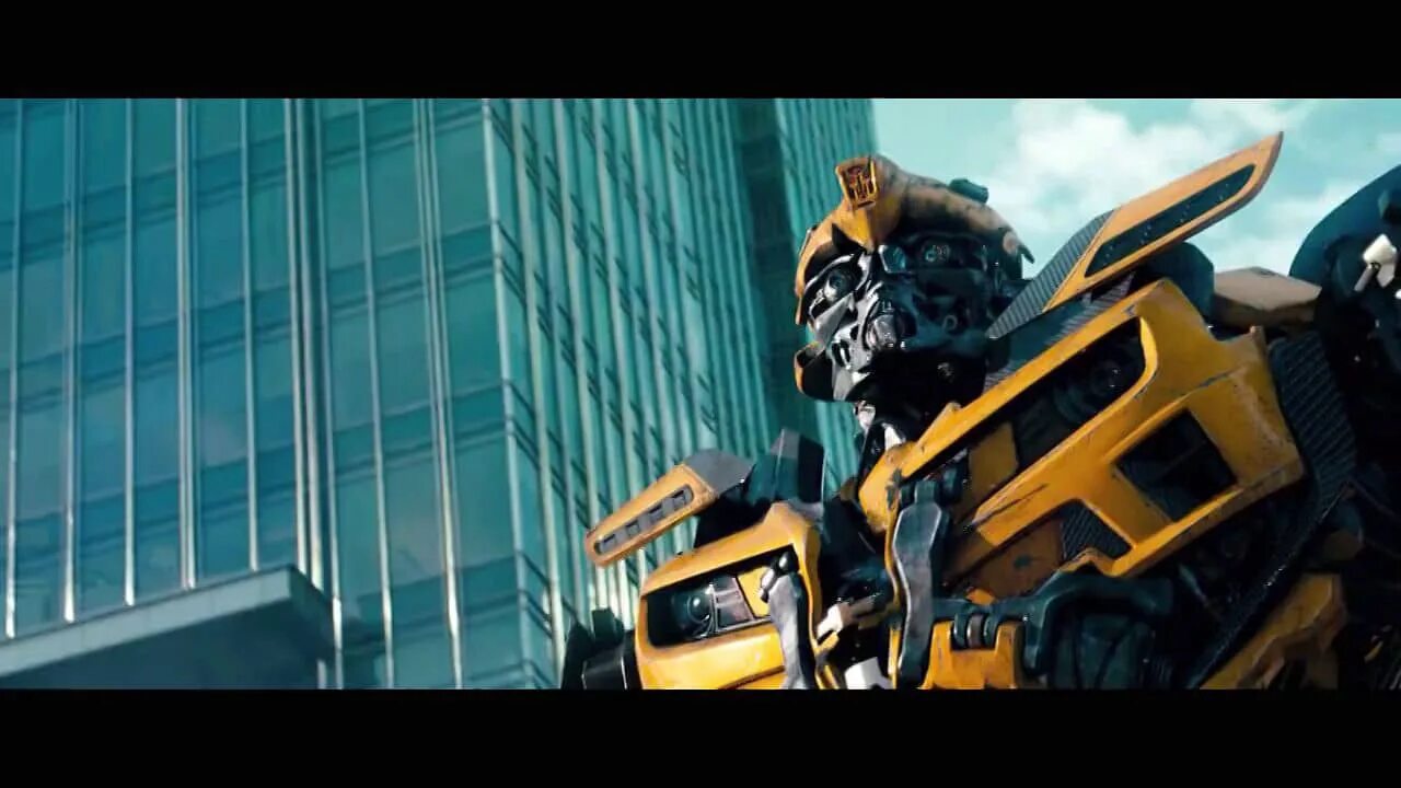 Включи бамблби speed up. Бамблби показывает пальцем. бамблби показывает лайк. бамблби помочился. бамблби mp3 song.