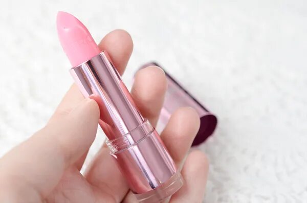 Catrice glow lip balm. Catrice tinted balm. помада тинт essence catrice. catrice бальзам помада. catrice 010 помада tint glow.