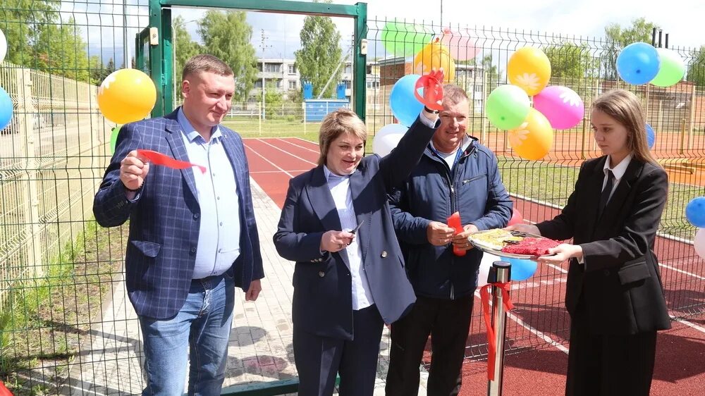 Московская область газопроводск. Газопроводск московская область школа. Бассейн в газопроводске. Газопроводск московская область школа. Московская область газопроводск.