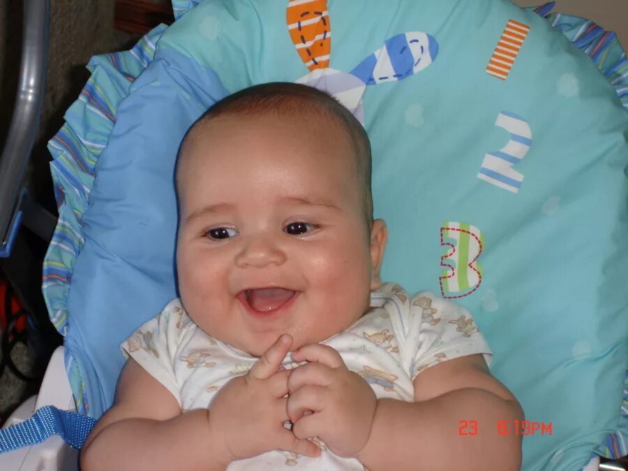 грудной ребёнок 2 месяца. за полтора месяца можно. ребенок в коляске летом. за полтора месяца можно. прибавка в весе по месяцам.