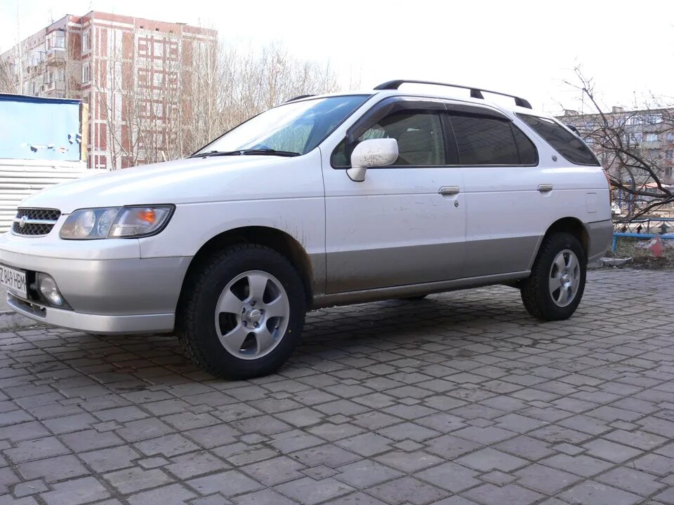 Ниссан р несса 1997. Шины ниссан р несса. Nissan rnessa 1998. Nissan r nessa 2. Nissan r`nessa внедорожник.