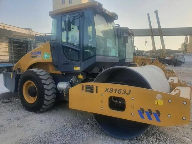 Вибрационный каток xcmg xs163j. Xcmg xm1205f. Виброкаток xcmg xs163j. Xcmg xs163. Дорожный каток xcmg xs163.