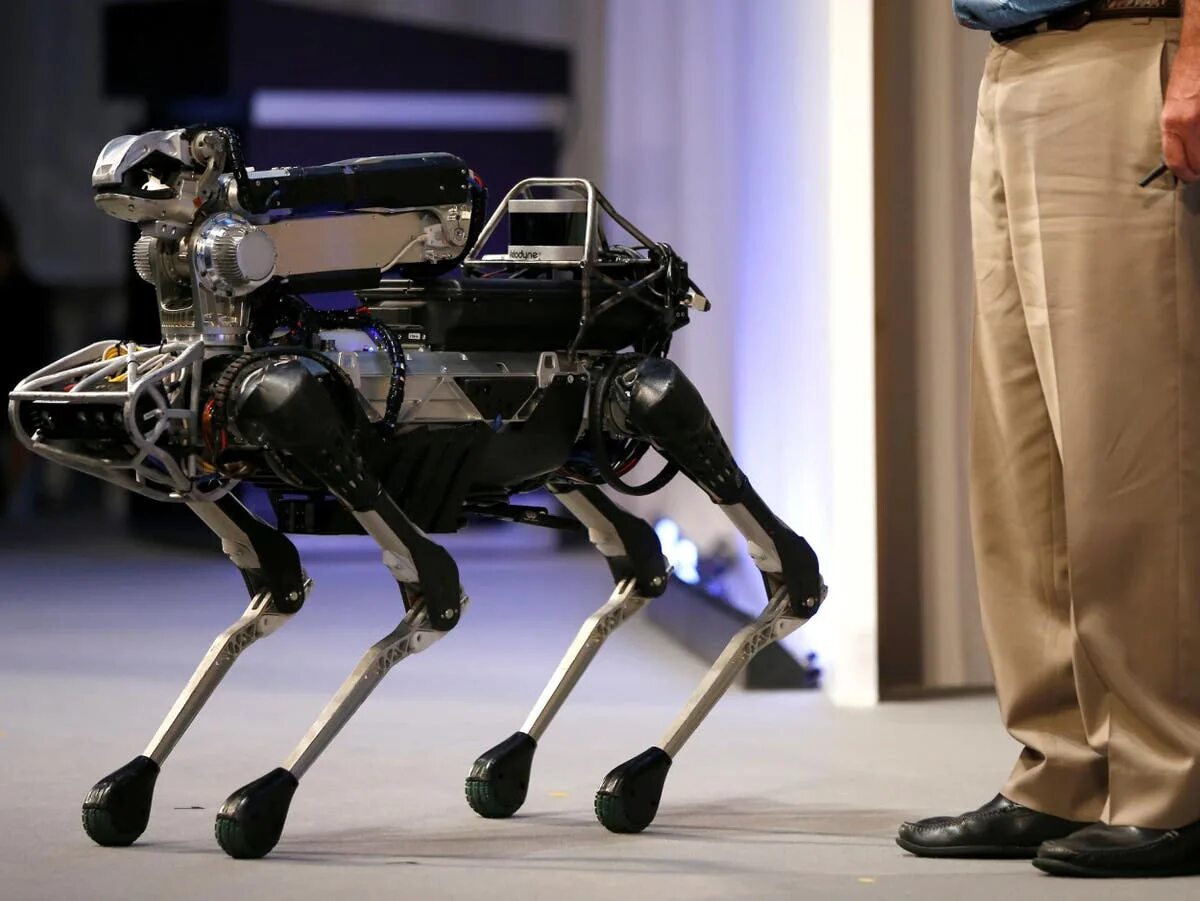 Is a four legged. Бостон Дайнемикс робот собака. Биг дог Бостон Динамикс. Робот пес Boston Dynamics. Собака Бостон Дайнемикс.