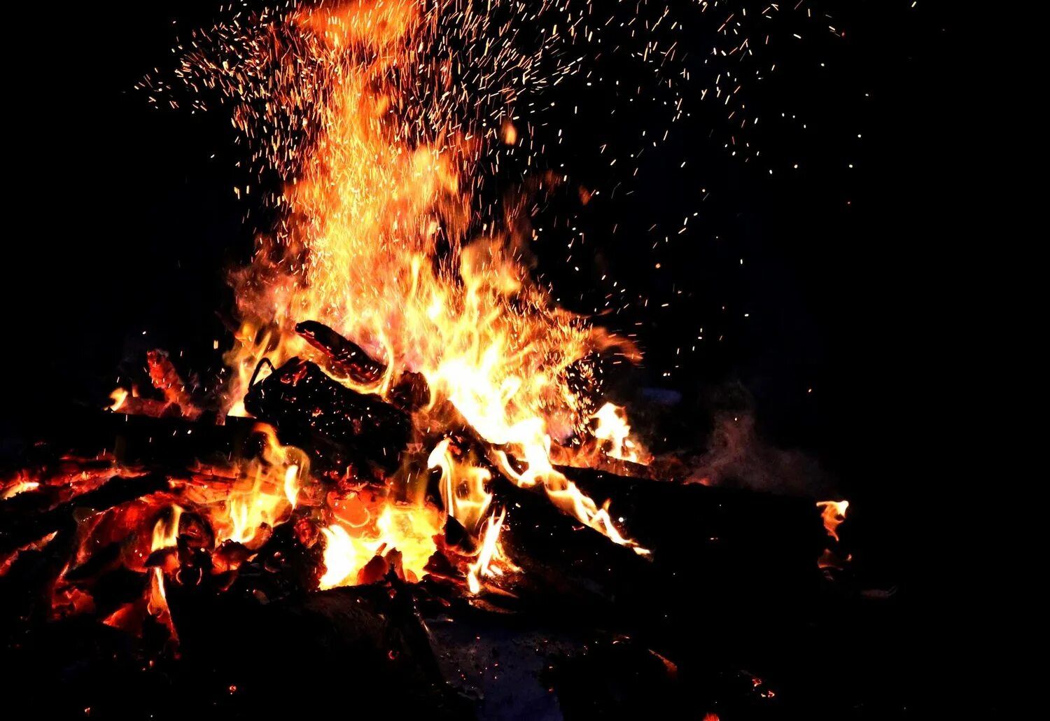 Campfire 1920x1080. Camp Fire. Which Fire. En plein feu Постер.