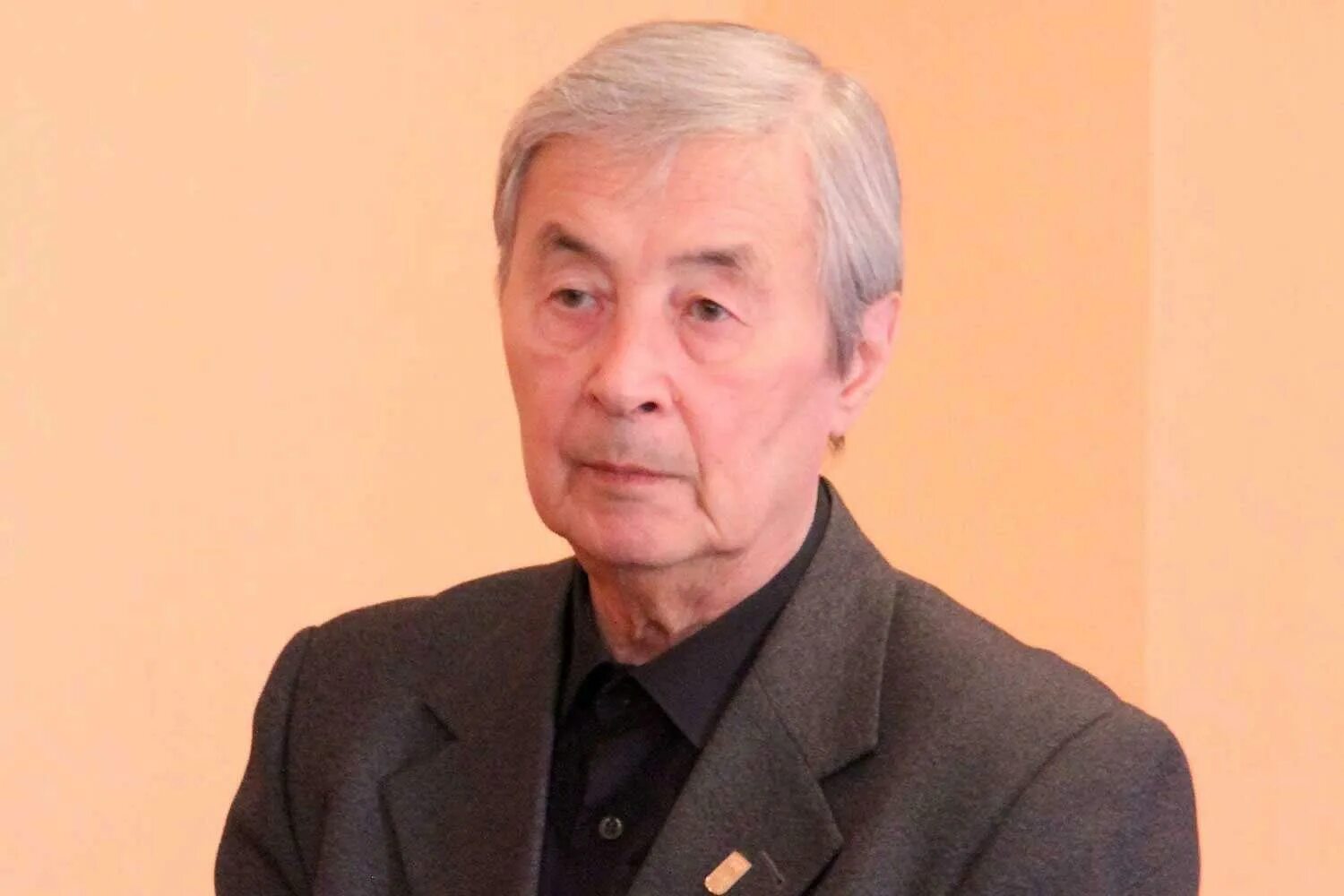 Красноярский писатель участник евразийского движения. Красноярский писатель участник евразийского движения. Красноярск писатель зябрев. Писатели и поэты красноярского края. Красноярский писатель участник евразийского движения.