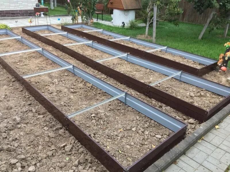 Теплица расположение грядок. 16. Грядка на прозрачном фоне. Высокие грядки. Грядки из дерева.