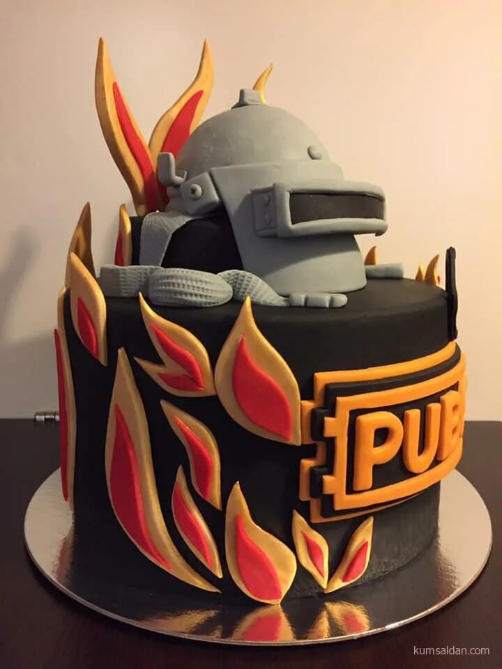 Как найти тортики в гранд мобайл. Фирменные торты. Торт в стиле пабга. Торт grand theft auto. Торт pubg mobile.