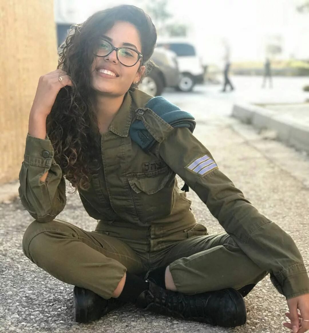 Кейт рутман военнослужащая израильской армии. Даниэлла кертес цахал. Израильтянки цахал. Израильские девушки. Военнослужащая армии израиля эвелина.