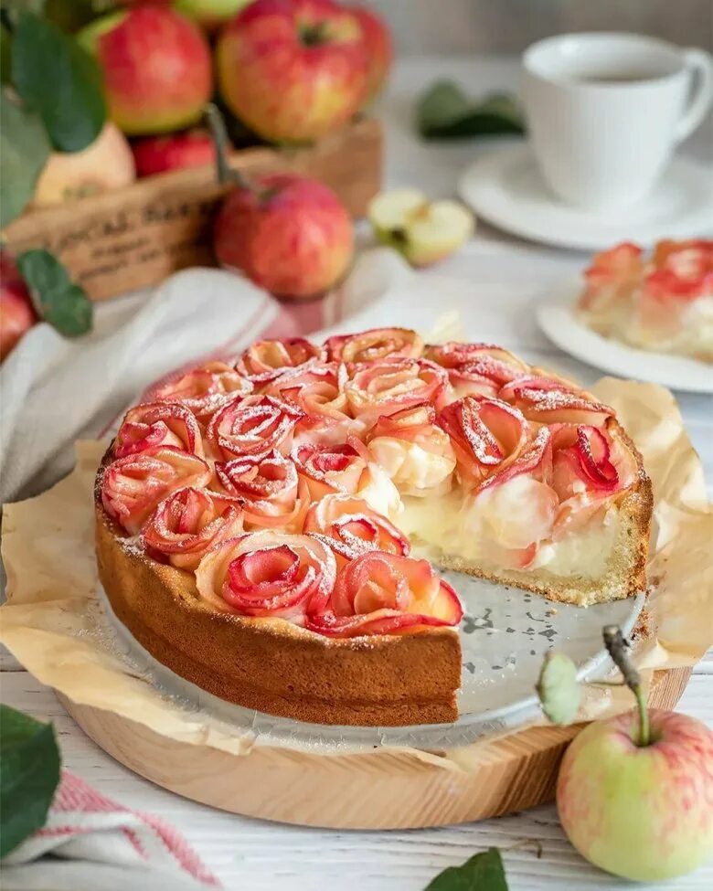 Украшенные яблоки. Яблочный пирог. Шарлотка. Красивая шарлотка. Красивый пирог с яблоками.
