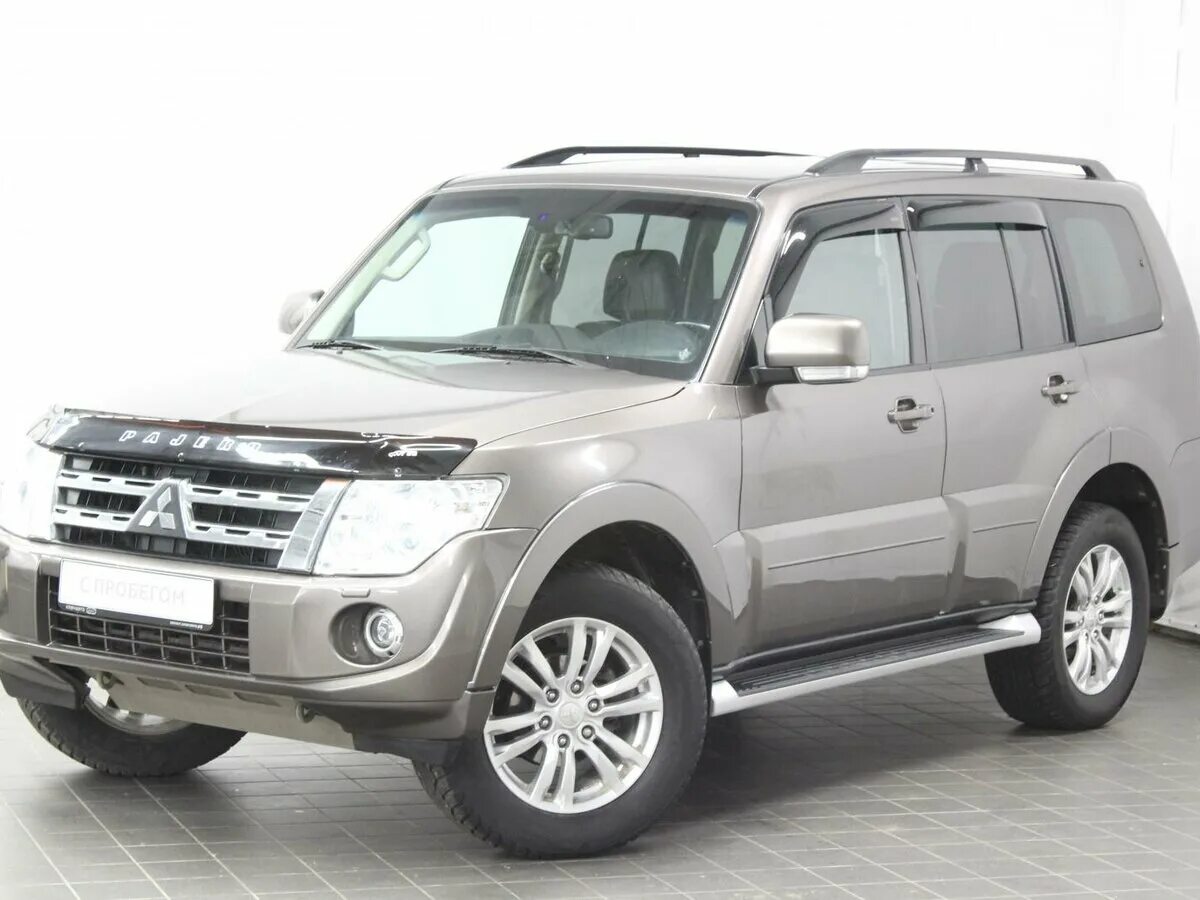 Продажа mitsubishi pajero. Митсубиси джип Паджеро 2014. Митсубиси Паджеро 20219. Паджеро Мицубиси v6 249 л.с. Мицубиси Паджеро 3005.