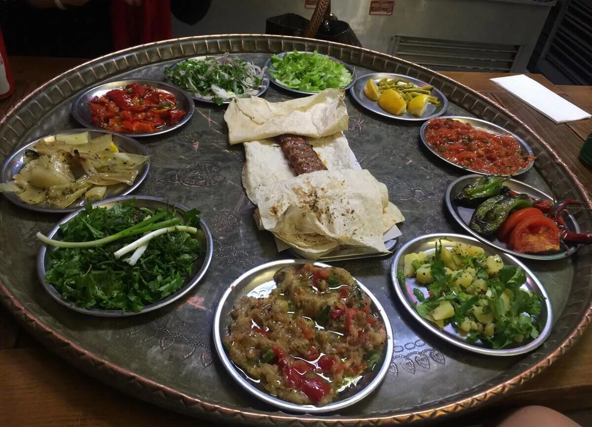 Вкусно и недорого поесть в стамбуле. Bilice kebap ресторан в стамбуле. стамбульская еда. стамбульская еда в нальчике. что поесть в стамбуле.