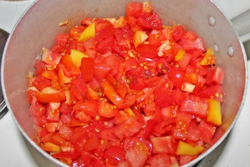 Кастрюля болгарский перец. Перец фаршированный тушеный. Голубцы из перца болгарского в кастрюле. Кастрюля болгарский перец. Кастрюля vitesse "тыква" vs-2255.