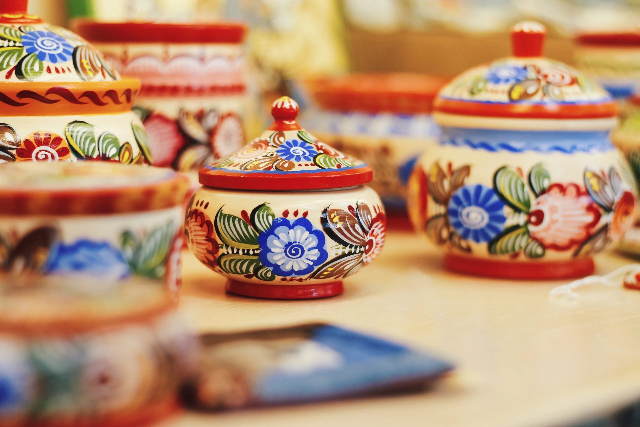 городец музей росписи. хохлома городец гжель дымково. народно художественные промыслы сувенир. музей беломорские узоры архангельск. сувениры народных промыслов.