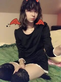 ⋅. 4yr ⋅ ifitsTrapPrincess. r/FemBoys. wouldn’t you look up Hideri‘s skirt?...