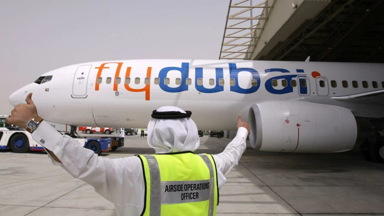 Flydubai самолеты. Флай Дубай. Флай Дубай авиакомпания. Emirates flydubai.