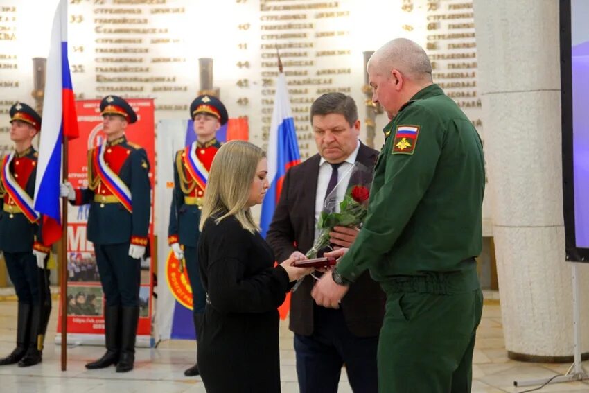 Награждение военнослужащих сво. Вручение ордена Мужества Волгоград. В Волгограде наградили орденами Мужества. Вручение орденов Мужества Дахадаевском районе.