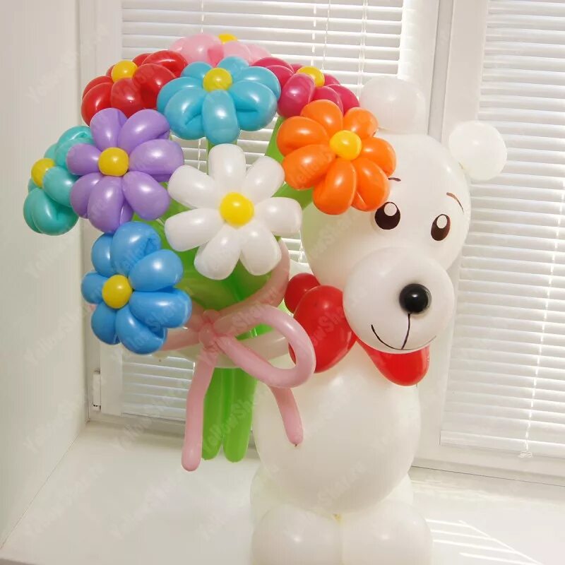 Медведь из шариков. Мишка с цветами из шаров. Фигура из шаров мишка. Мишка с букетом из шаров. Шарики цветочки таганрог