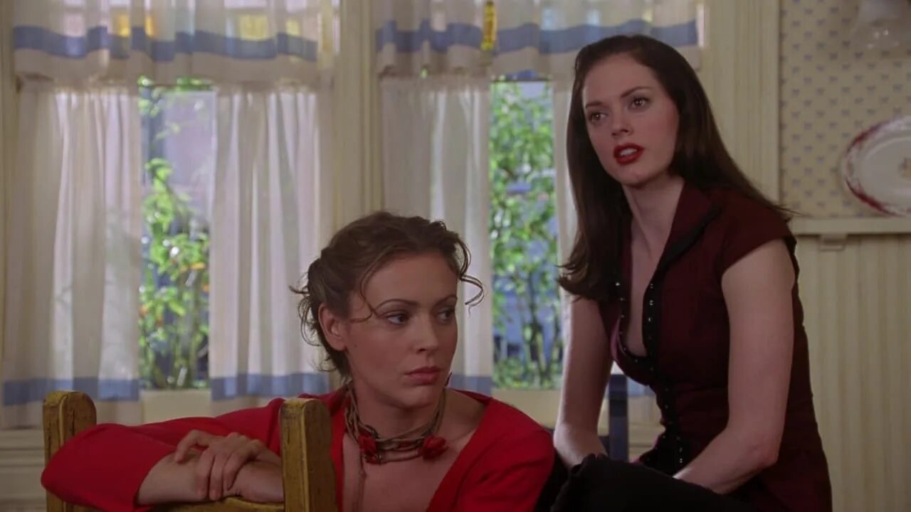 Сент пайпер. Зачарованные 1998-2006. Watch charmed in english with subtitles. Watch charmed in english with subtitles. Пайпер и лео.