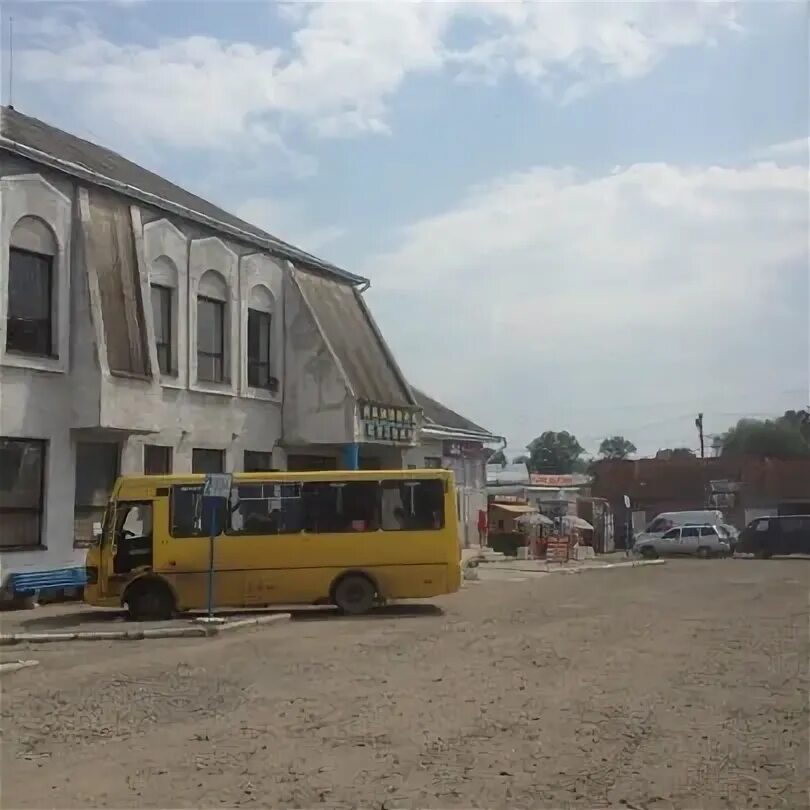 Картинка с видом каменского автовокзала. Юго-камский, ул. Советская, д. П. Автовокзал камские поляны.