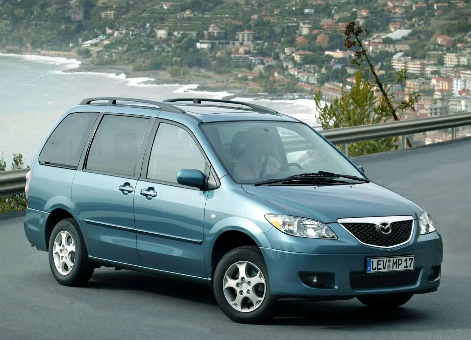 Мазда мпв 4. Mazda MPV 2003. Мазда МПВ 2. Мазда МПВ минивэн. Mazda MPV 2 поколение.