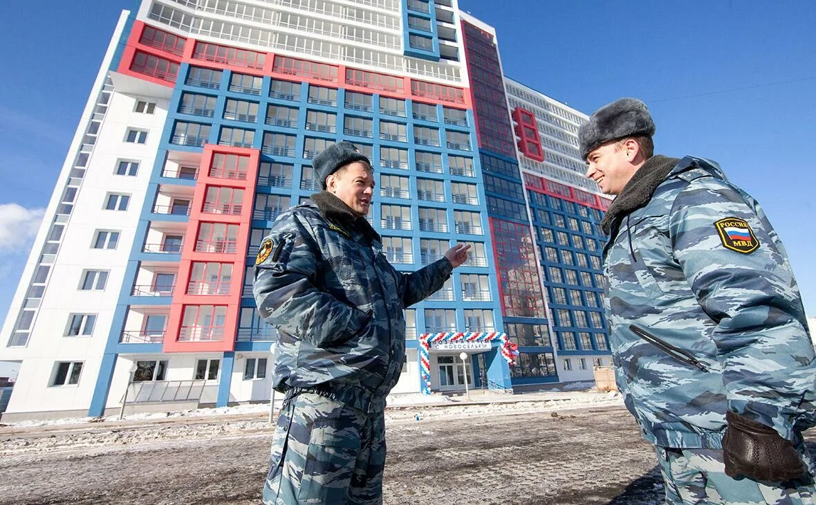 Казармы омон строгино. Омон москва строгино. База омон москва строгино. Здание омон москва. Московская.