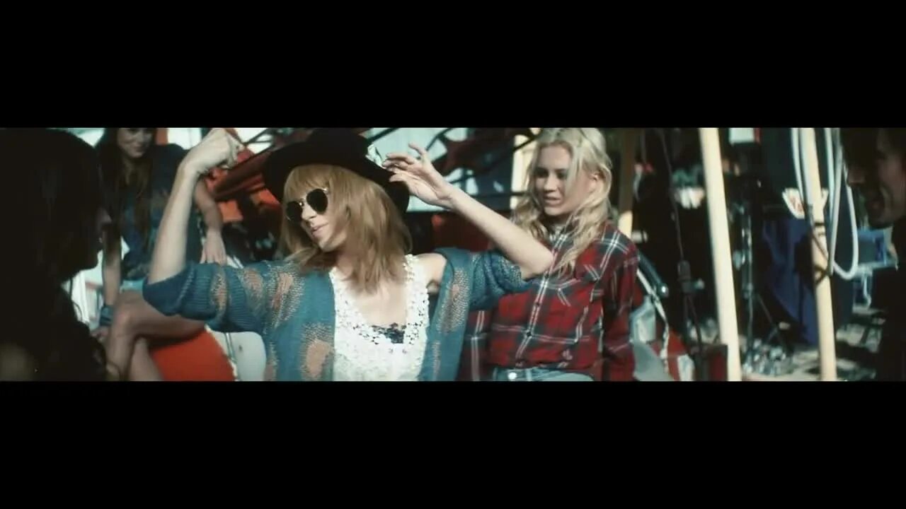Taylor swift i knew you were trouble. Тейлор свифт i knew you were trouble. taylor swift i knew you were trouble обложка. тейлор свифт i knew you were trouble альбом. i knew you were trouble.