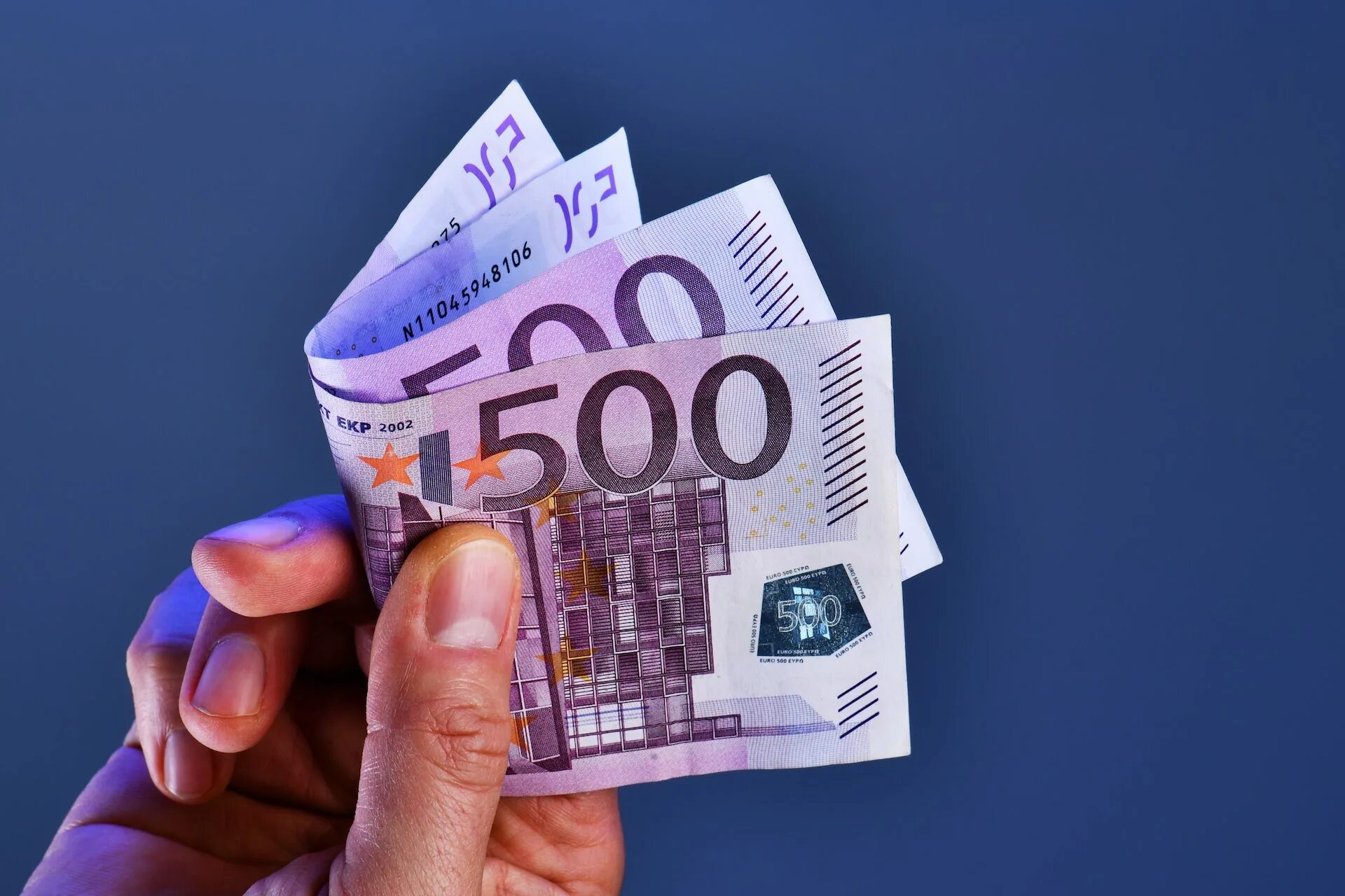 1000 Евро купюра. 500 1000 Еуро. Банкноты евро 500. 1000 Евро фото.